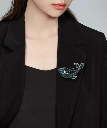 XSB140 - Cute Whale Brooch